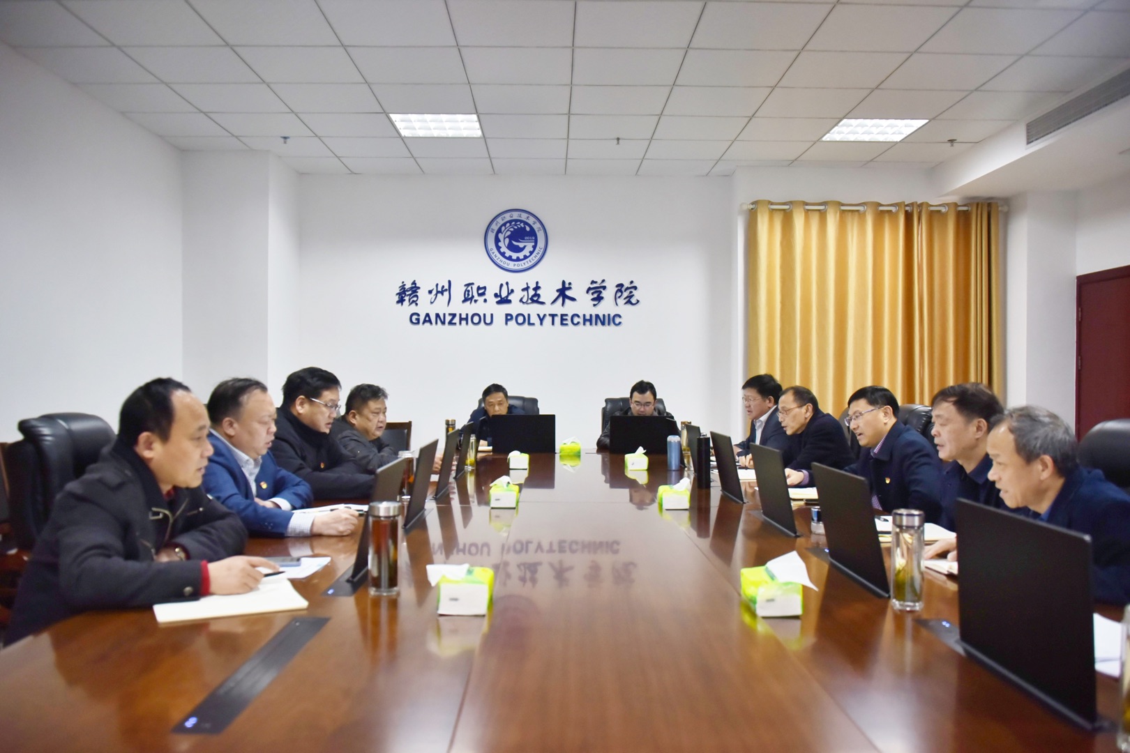 【理论学习】学院召开4月党委理论学习中心组(扩大)学习? onmousewheel=